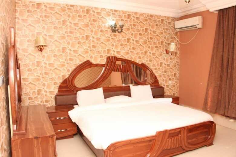 Tauba Hotel