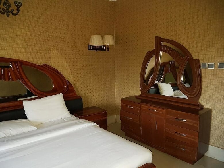 Tauba Hotel