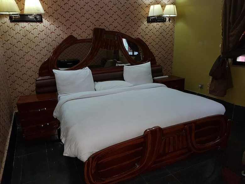 Tauba Hotel