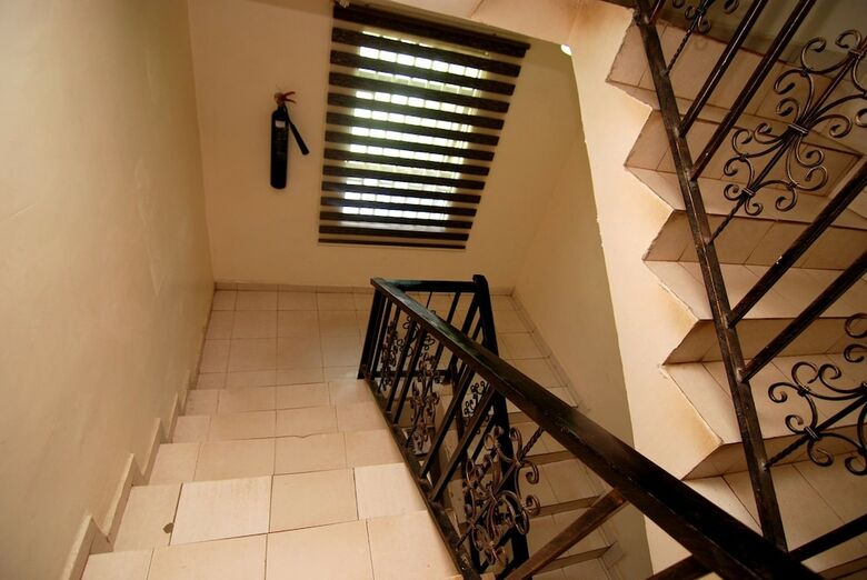 Hotel Vine Apartments & Resort