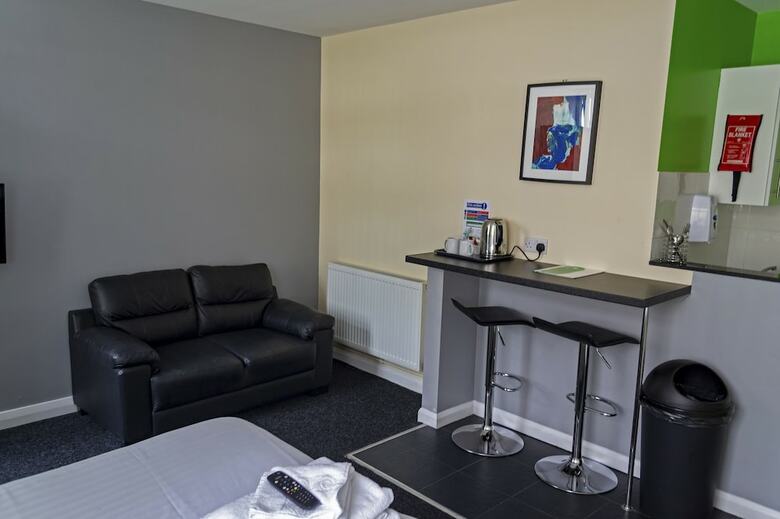 Apartamentos Lymedale Suites