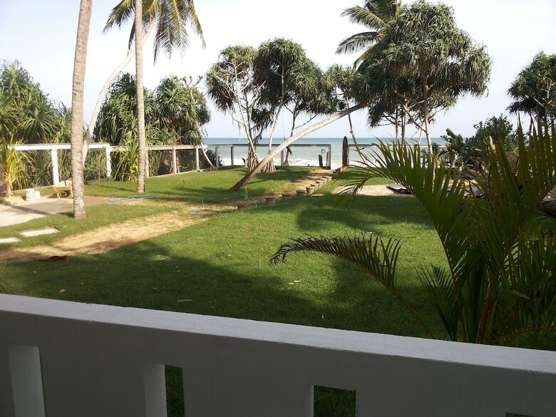 Nirvana Beach Boutique Hotel