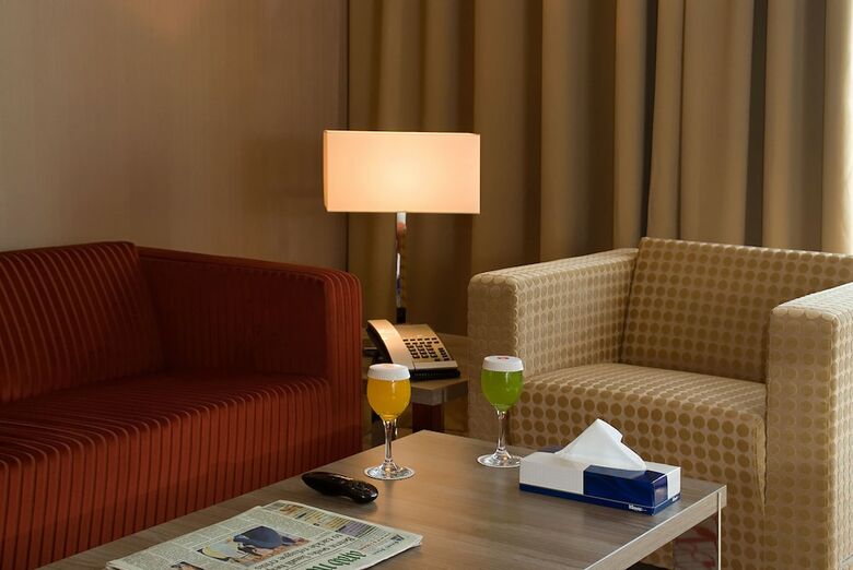 Mira Waterfront Hotel