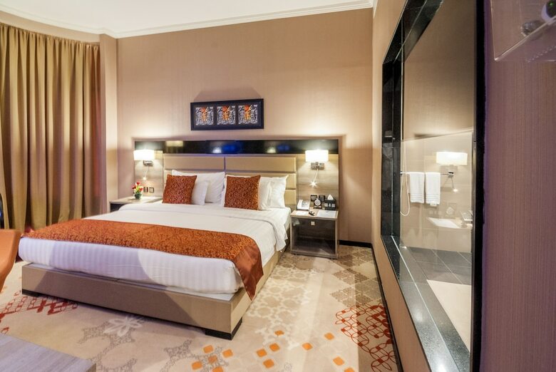 Mira Waterfront Hotel