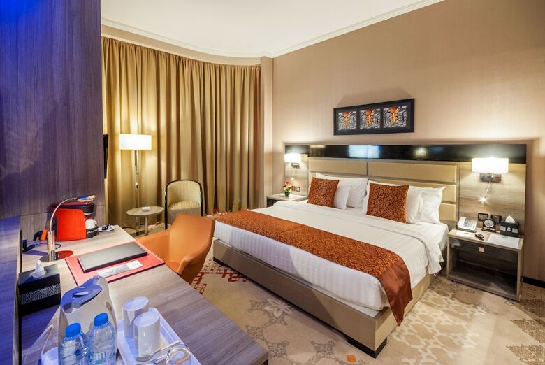 Mira Waterfront Hotel