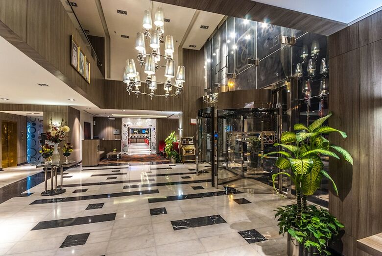Mira Waterfront Hotel
