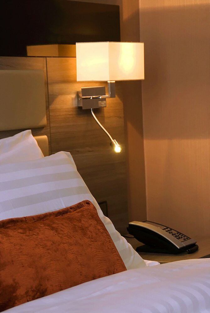 Mira Waterfront Hotel