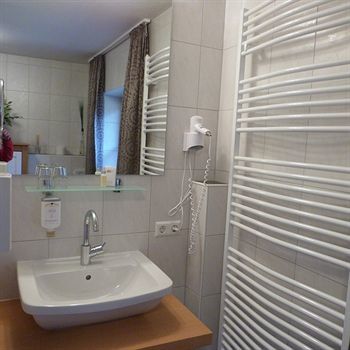 Hostal Hotel Restaurant Alpengl�ck