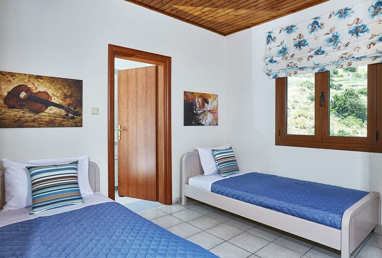 Keramos Villa And Apartments