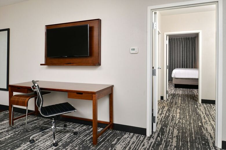 Hotel Four Points By Sheraton Omaha Midtown