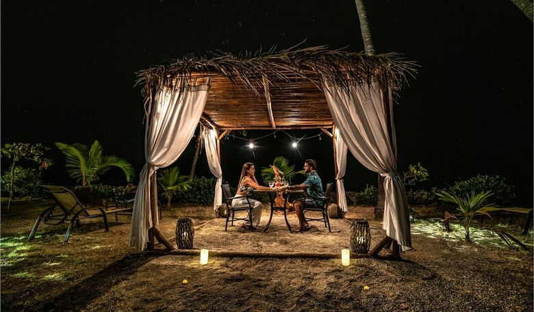 Isla Chiquita Glamping Hotel
