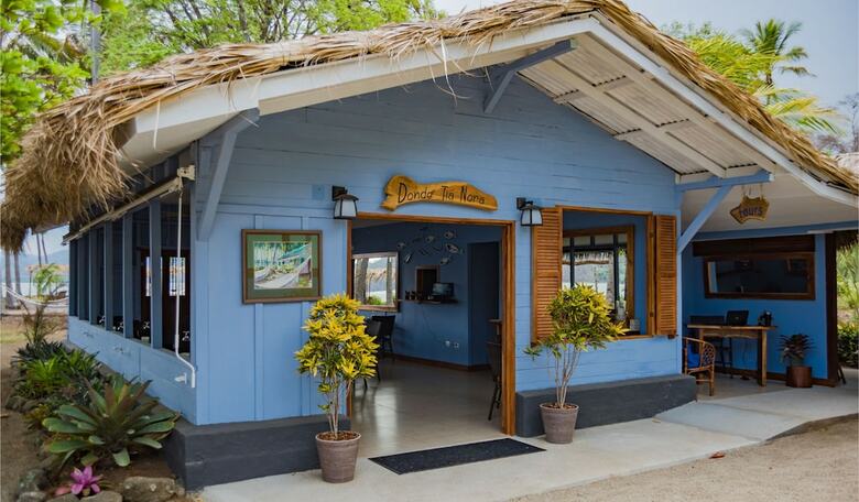 Isla Chiquita Glamping Hotel