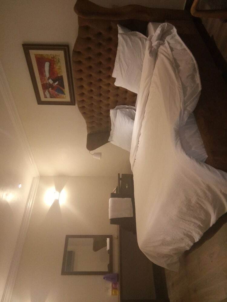 Hotel Capital Lodge@ Maitama