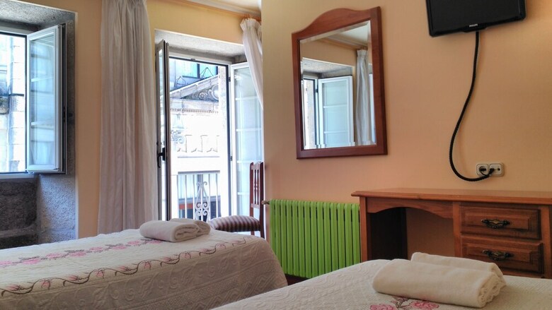 Residencia Hostal Pico Sacro I