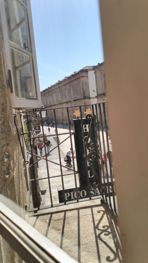 Residencia Hostal Pico Sacro I