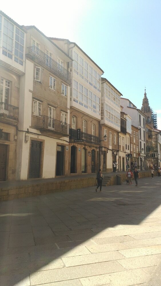Residencia Hostal Pico Sacro I