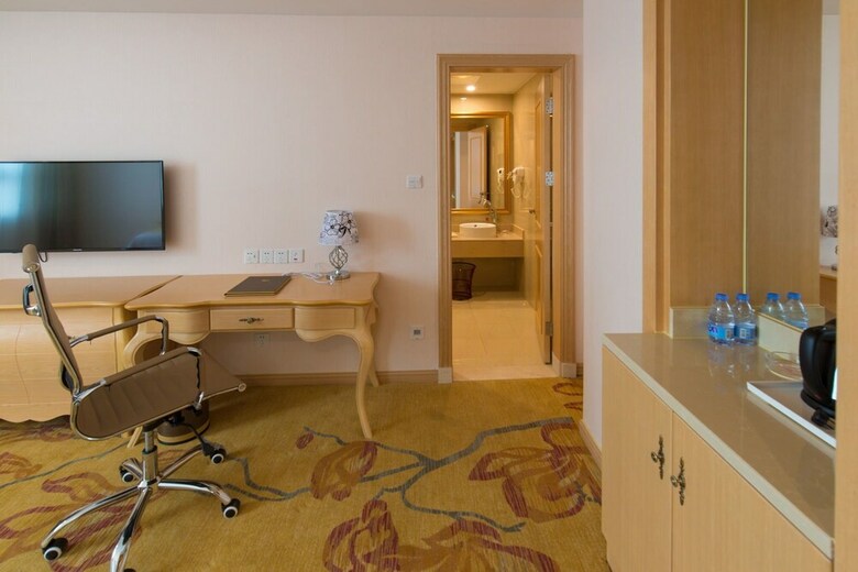 Royale International Hotel