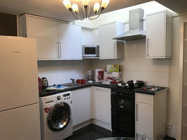 Carlton Kensington Apartments