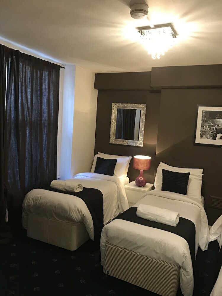 Carlton Kensington Apartments