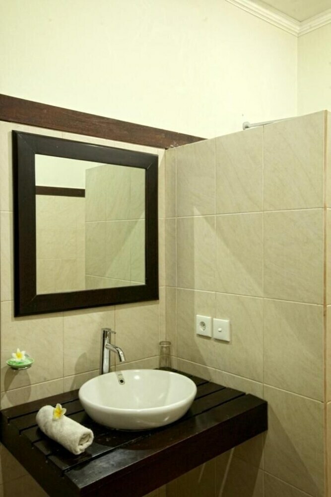 Hotel Nyoman Karsa Bungalow