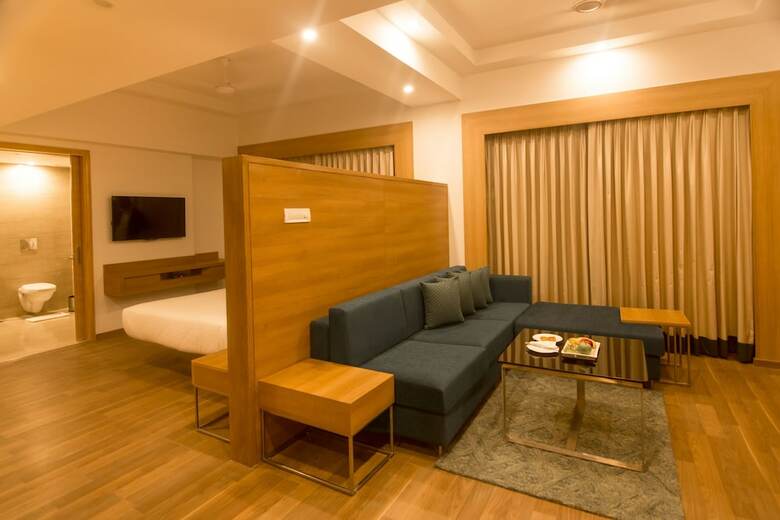 Lemon Tree Hotel, Sector 60, Gurugram