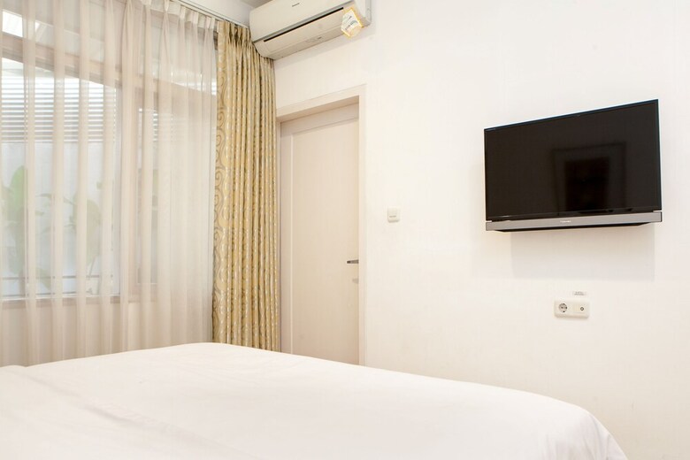 Hotel Reddoorz Near Padjajaran University 2
