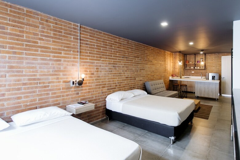 Aparthotel Soy Local Housetel