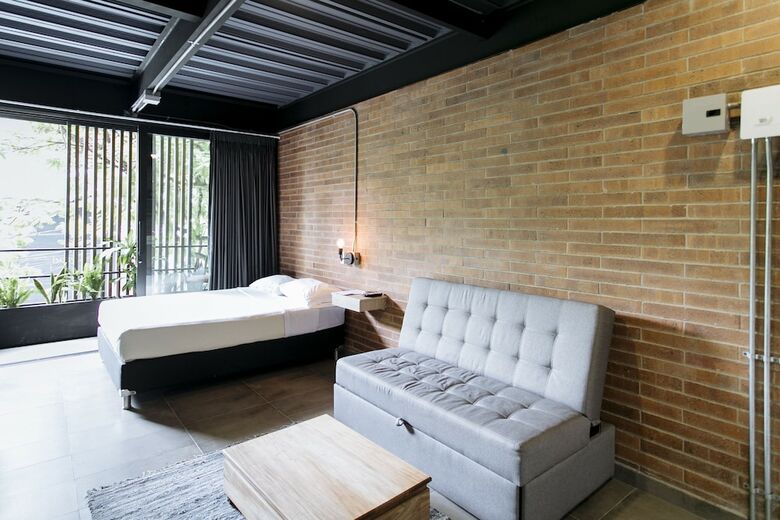 Aparthotel Soy Local Housetel