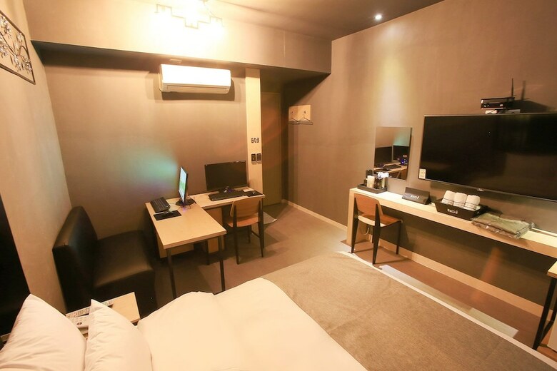 Hotel Form