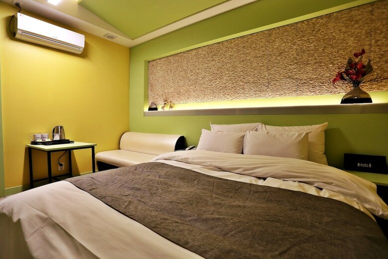 Hotel Form