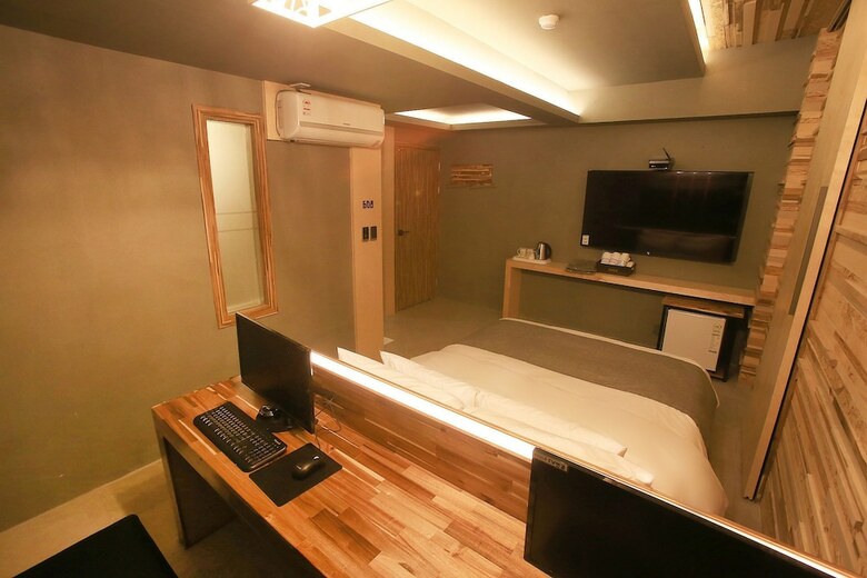 Hotel Form