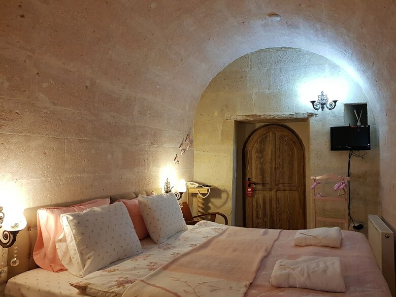 Demisos Caves The Hotel