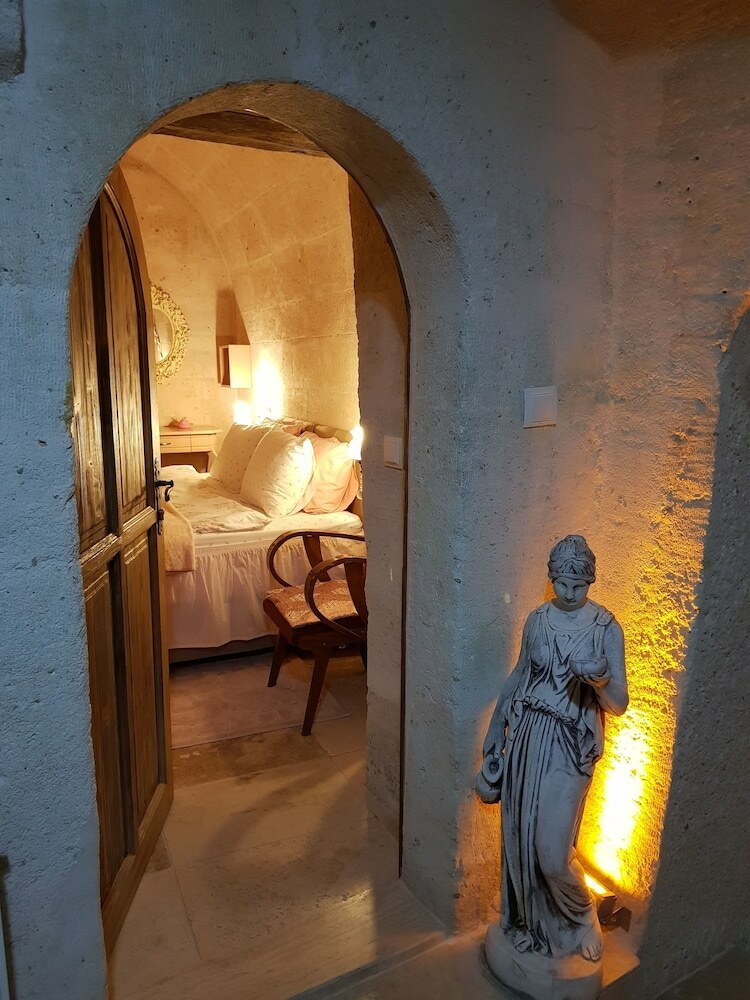 Demisos Caves The Hotel