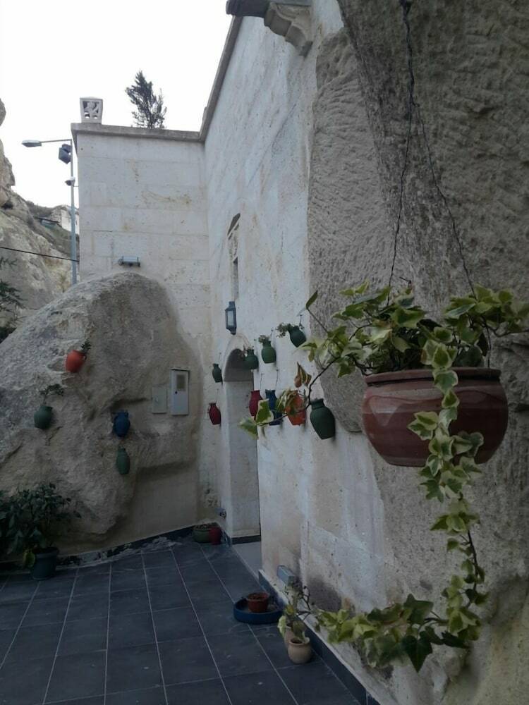 Demisos Caves The Hotel