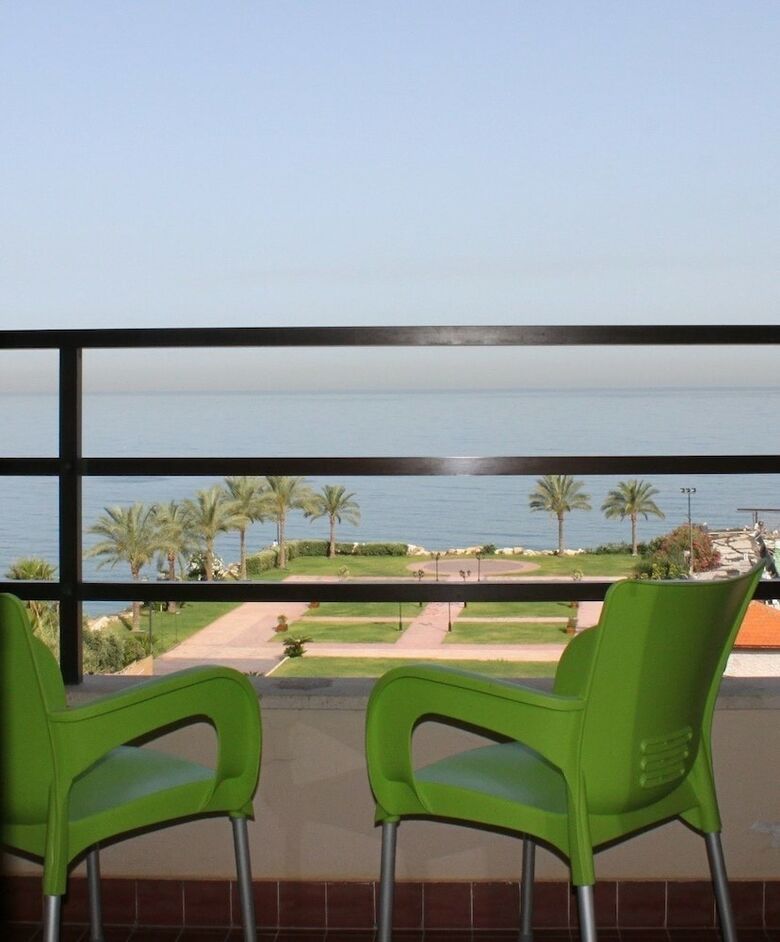 Aquarium Hotel & Resort
