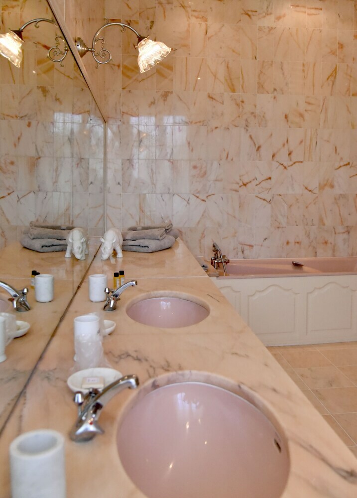 Hotel Ch�teau Lagrave B�chade