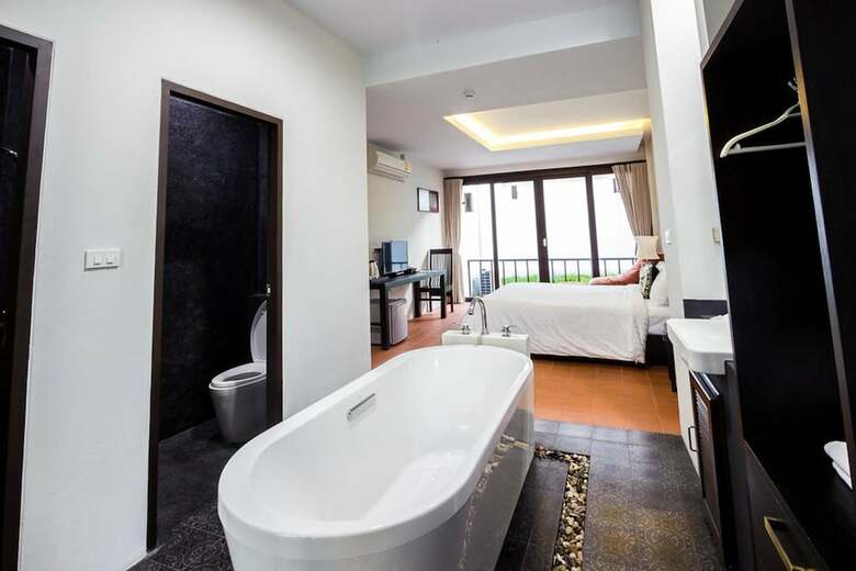 Jamadevi Hotel