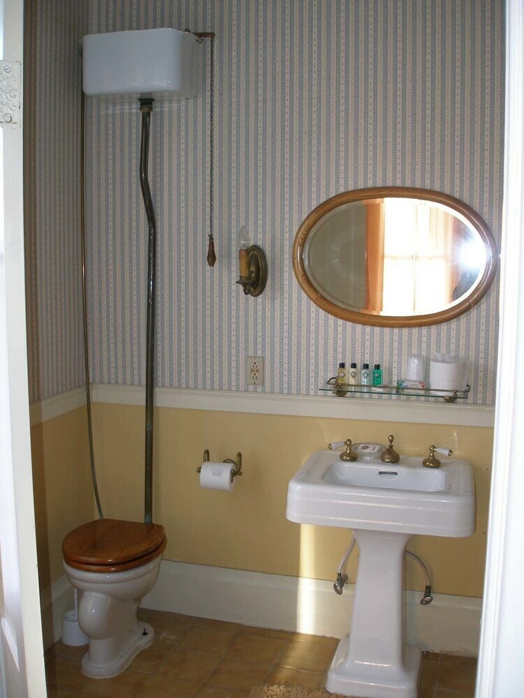 Bed & Breakfast Power's Mansion Inn