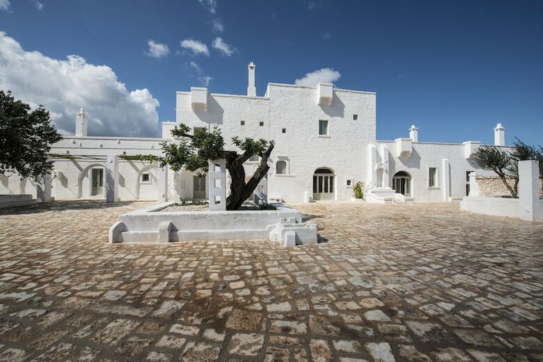Bed & Breakfast Masseria Le Carrube