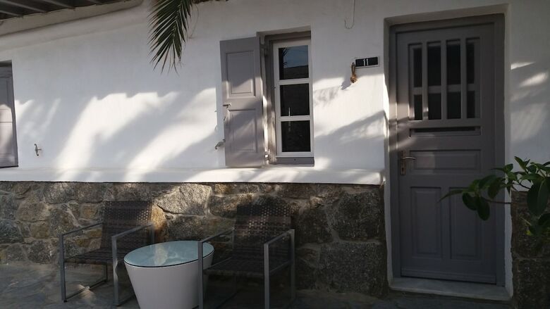 Hotel Manos Rooms
