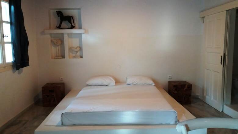 Hotel Manos Rooms