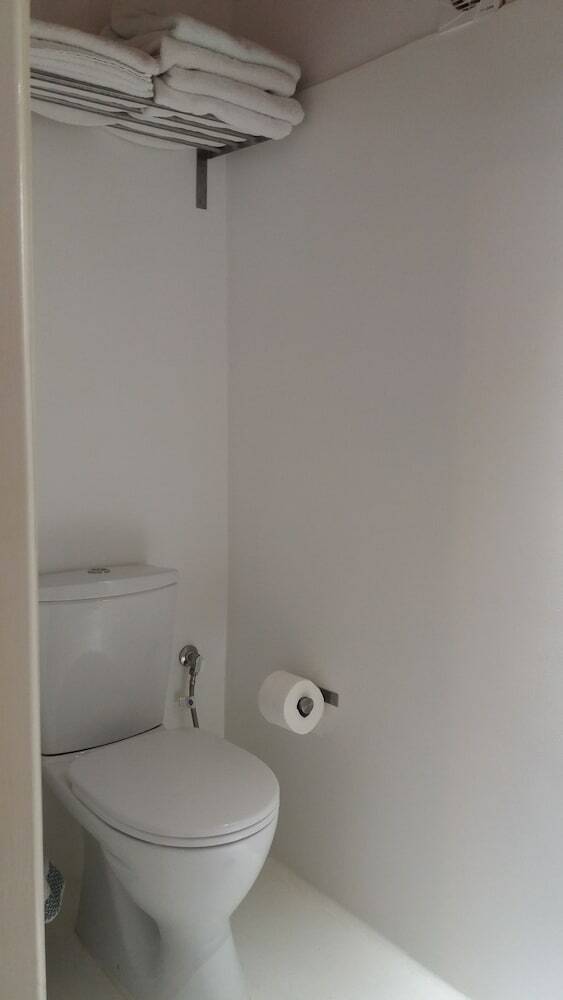 Hotel Manos Rooms