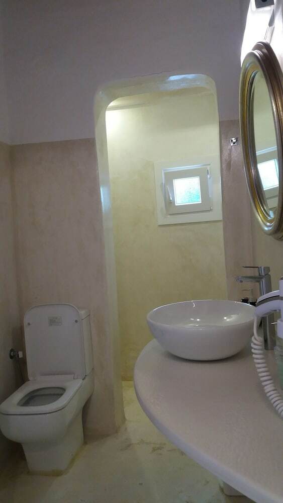 Hotel Manos Rooms