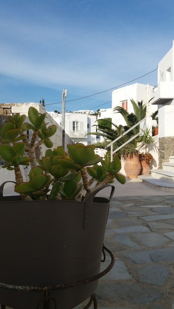 Hotel Manos Rooms