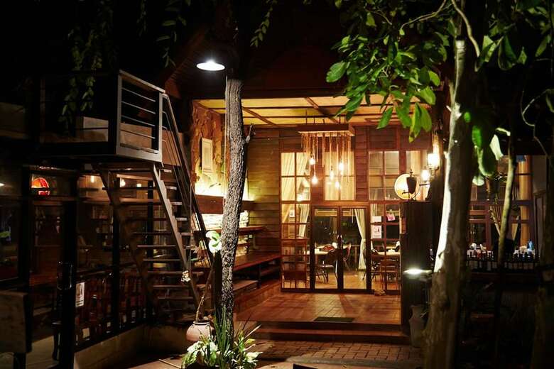 Country Lakeview Hotel