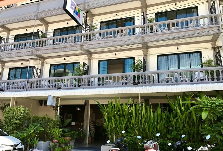 Hotel The Beach Cha Am Residence