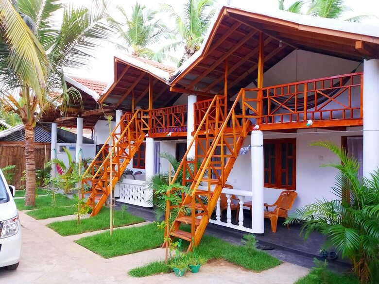 Beach Wave Hotel