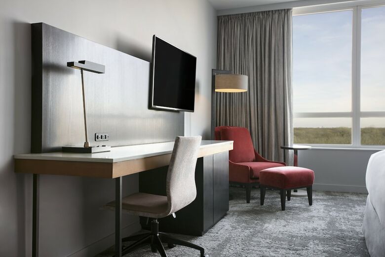 Loews Chicago O'hare Hotel