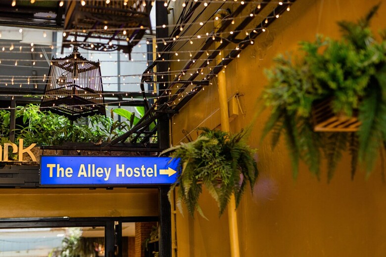 Hostal The Alley Hostel & Bistro