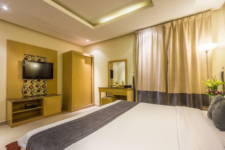Hotel Almuhaidb Al Takhasosi Suites